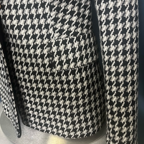 Express One-Button Houndstooth Blazer - Picture 3 of 9